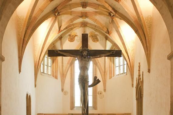 Kreuz mit Chorgewölbe der Klosterkirche Lorch