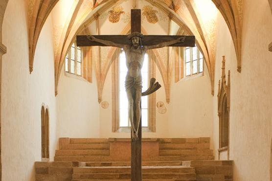 Cross with choir vault in Lorch Monastery church