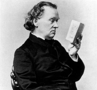 Eduard Mörike mit Buch, Ausschnitt aus Fotografie von F. Brandesph, 1875